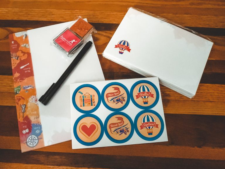 Help children learn to write letters with this global-themed, fun letter-writing kit with this letter writing kit from Byron's Games.
