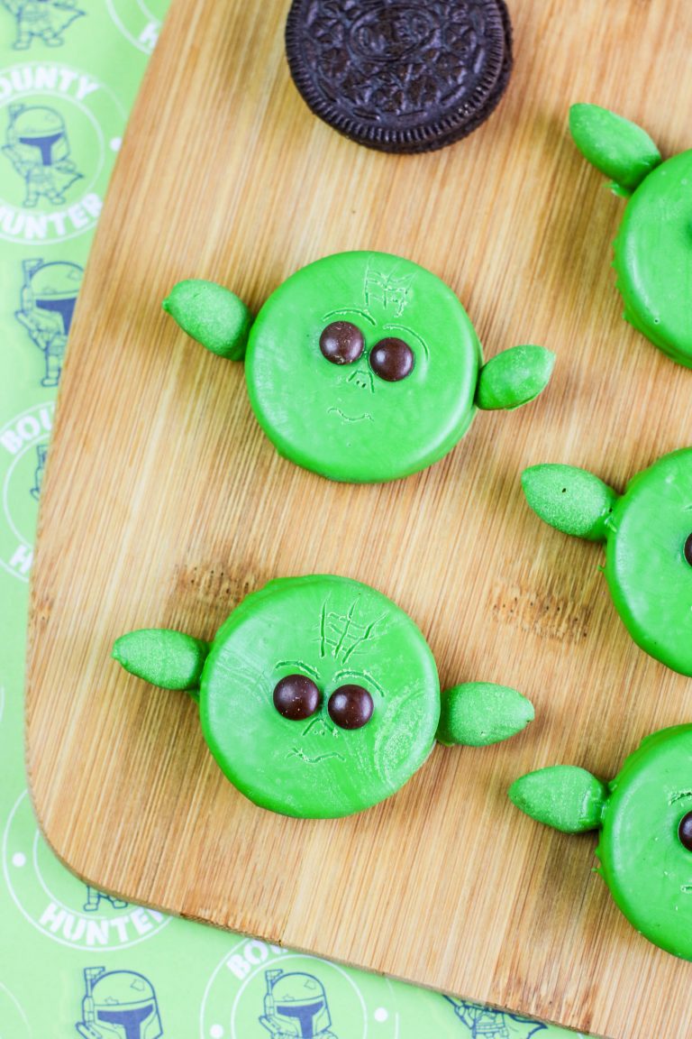 Turn your May the Fourth Celebration into an Epic Star Wars Party with these cute and fun Baby Yoda Oreos. Follow these simple instructions to create yours! #babyyoda #starwars #starwarsparty #maythefourth
