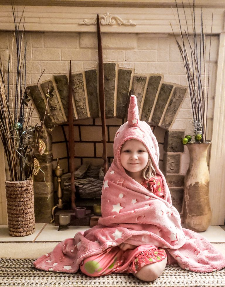 Glow In The Dark Unicorn Blanket Review, fun for pretend play!