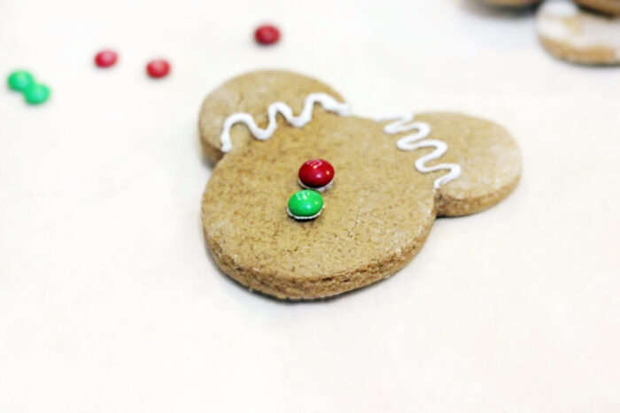 Mickey Gingerbread Cookies - Decorating with M&M